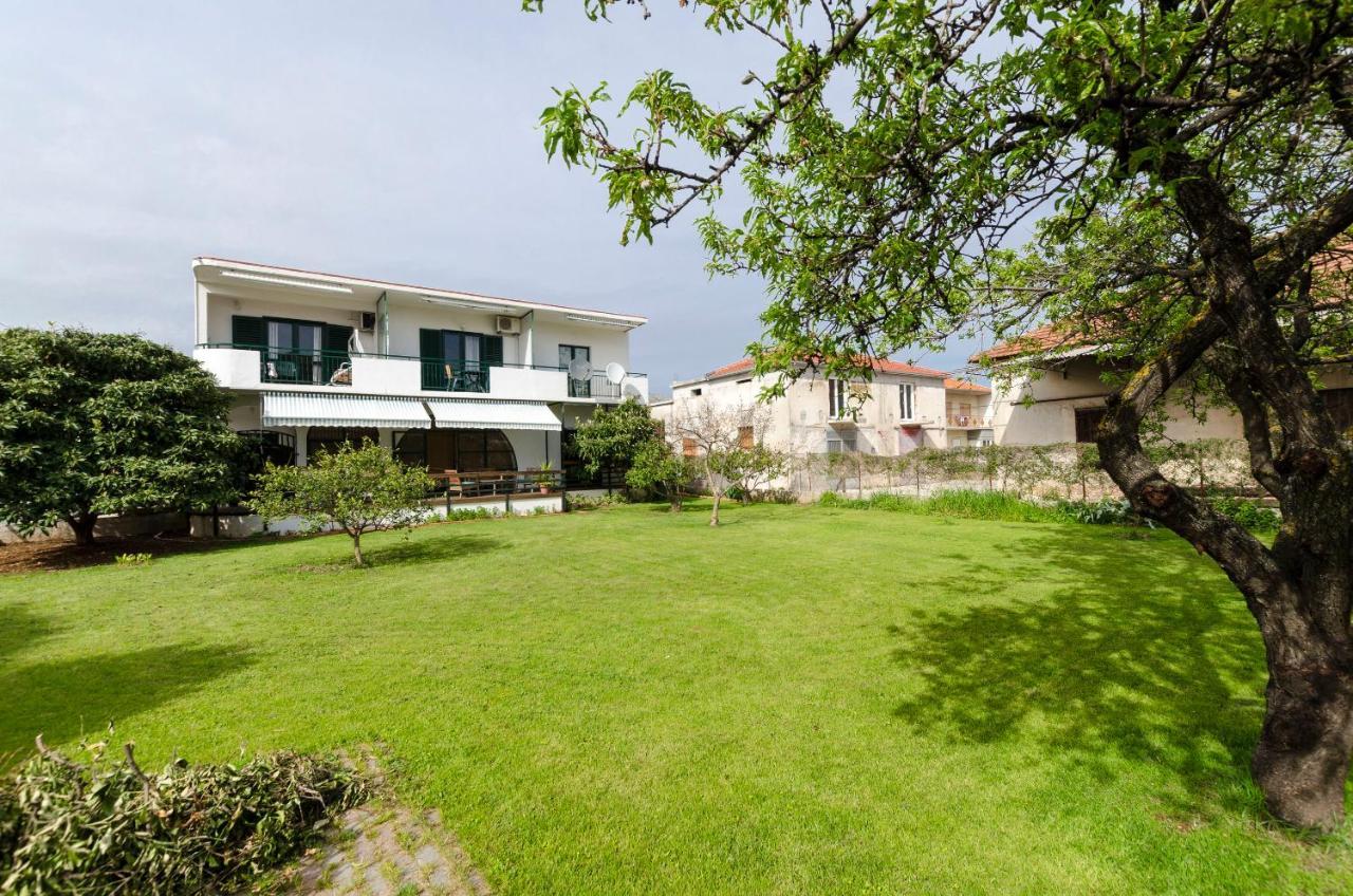 Apartments Katja Τρογκίρ Εξωτερικό φωτογραφία